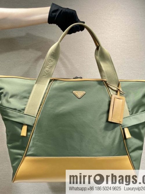 PRADA 🎉 new travel bag 🎉 2VC040