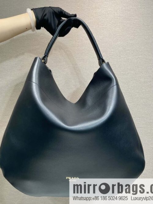 PRADA 🎉 new tote bag 🎉 1BC219 black