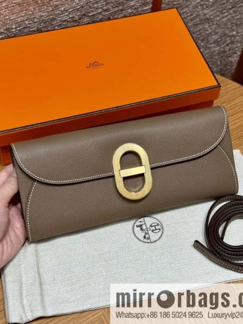 Chaine d\'Ancre To Go Wallet, Pig Nose Togo Elephant Grey Gold Buckle
