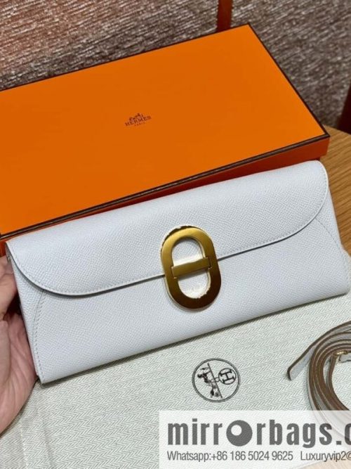 Chaine d\'Ancre To Go wallet, pig nose togo milk grey gold buckle