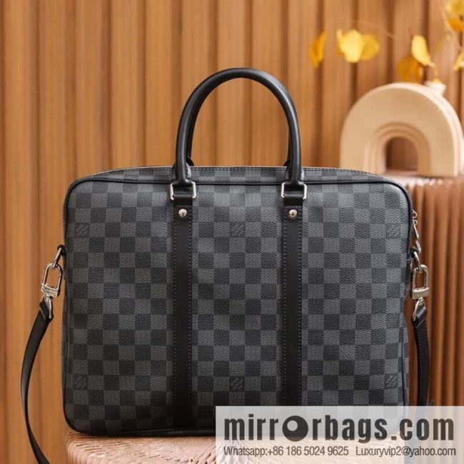 LV 𝐏𝐎𝐑𝐓𝐄 𝐃𝐎𝐂𝐔𝐌𝐄𝐍𝐓𝐒 𝐕𝐎𝐘𝐀𝐆𝐄 briefcase M41478