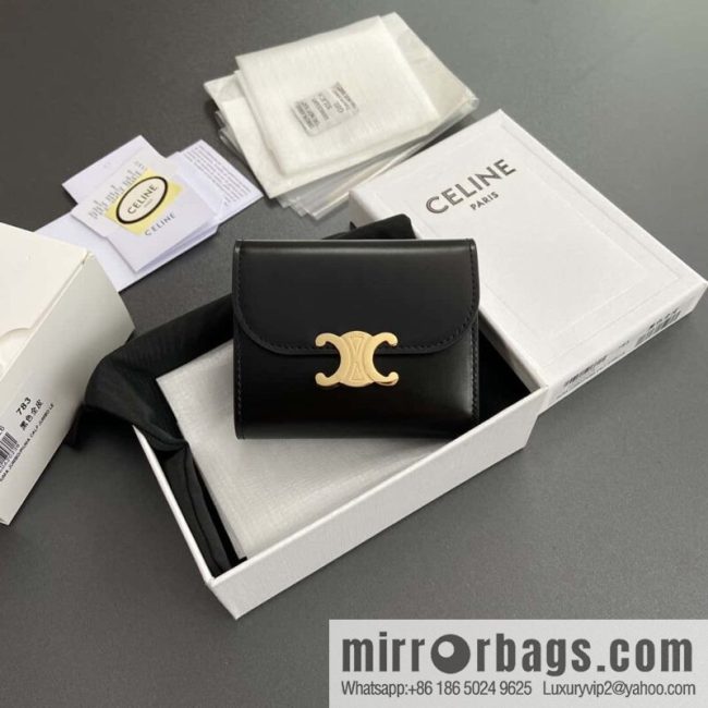 CELINE TRIOMPHE shiny cow leather wallet 10D782CQH.04LU783
