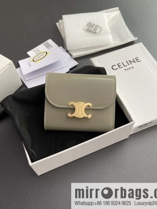 CELINE TRIOMPHE shiny cow leather wallet 10D782CQH.04LU783