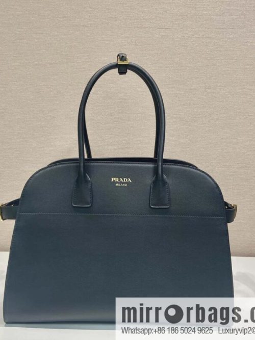 PRADA 🎉 new tote bag 🎉 1BG508