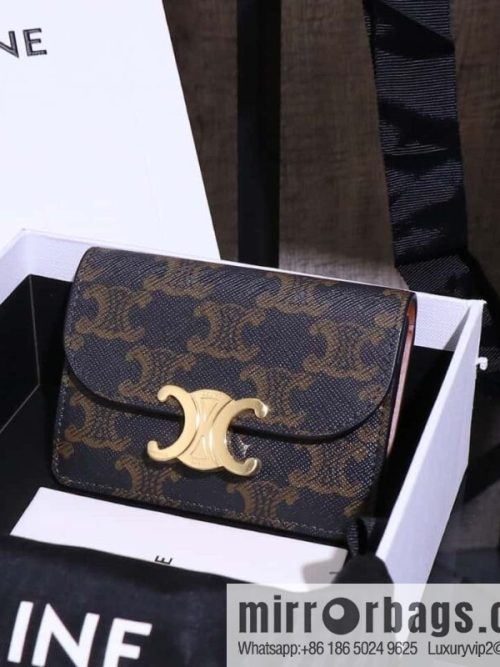 [Premium quality, all-steel hardware] 💃🏻 CELINE\'s latest TRIOMPHE cowhide flip card bag model number: 101583