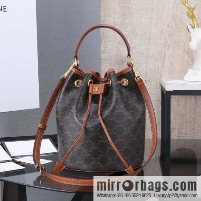 [Premium all-steel hardware] CLARA logo printed cow leather handbag number: 116882FQM.04LU
