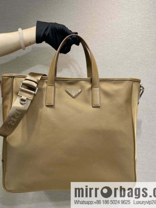PRADA 🎉 exclusive debut 🎉 2VG064 new color