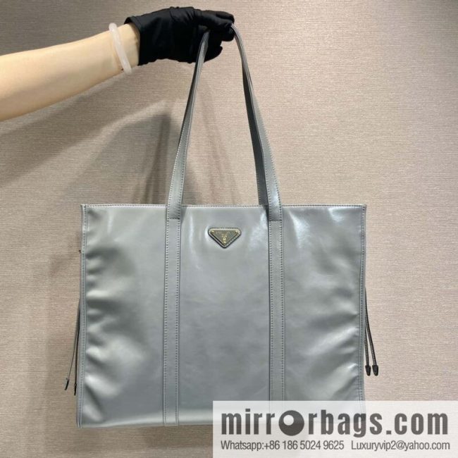 PRADA 🎉 oil wax tote bag 🎉 1BG460 new color