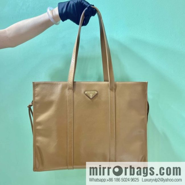 PRADA 🎉 oil wax tote bag 🎉 1BG460 caramel color
