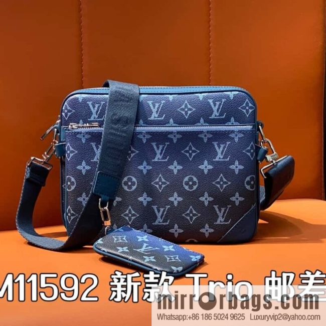 [Original single boutique] M11592 blue gradual change men\'s bag three-piece series, variable code chip version, the latest Trio mailman bag
