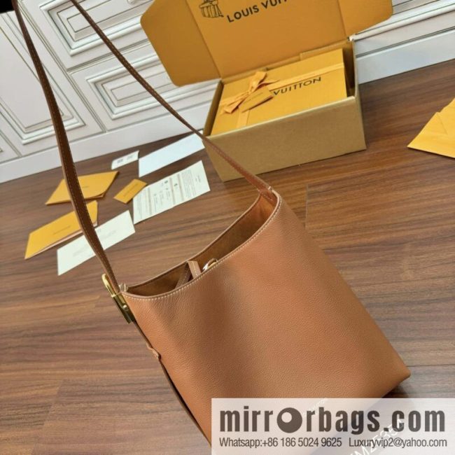 LV M25354 Low Key Hobo PM