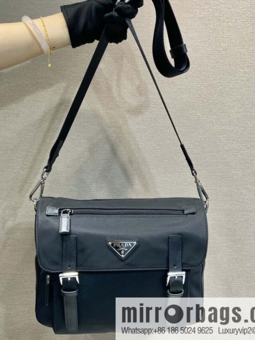 PRADA 🎉 new mailman bag 🎉 2VD071 plus belt