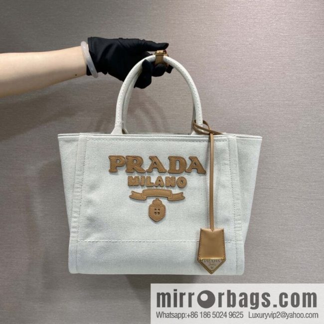 PRADA 🎉 new tote bag 🎉 1BG474