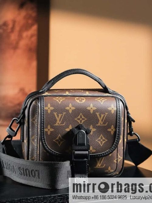LV 𝐐𝐔𝐄𝐒𝐓 chip rhombus code messenger bag series #M