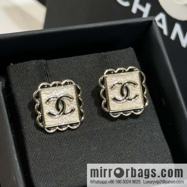 wsxc1727100824131_0-800x800us52uforhvd52355_20250630004153.jpg ❗️New ❗️☀️ new ☑️ chanel c1 double c square stud earrings ☀️