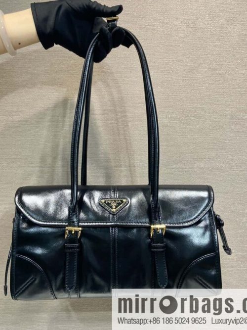 PRADA 🎉 new oil wax bag 🎉 1BD376