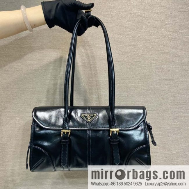 PRADA 🎉 new oil wax bag 🎉 1BD376