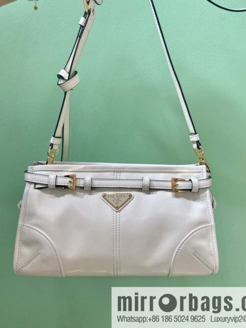 PRADA 🎉 LusSo lf oil wax leather 🎉 1BA215 messenger bag 🎉 white