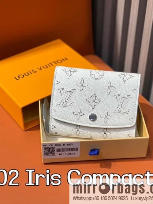 [Original order boutique] M11802 white hollow, full leather flip wallet series Iris Compact wallet M62542 11802 white (hollow)