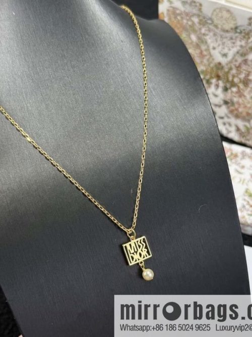 New ☑️ DIOR DIOR MISS DIOR letter pearl necklace