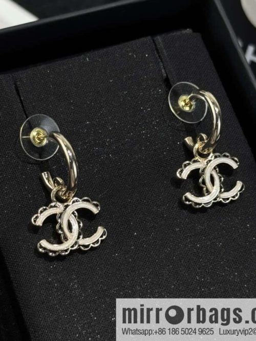 ❗️New ❗️☀️ new ☑️ chanel c2 double c lace edge stud earrings ☀️