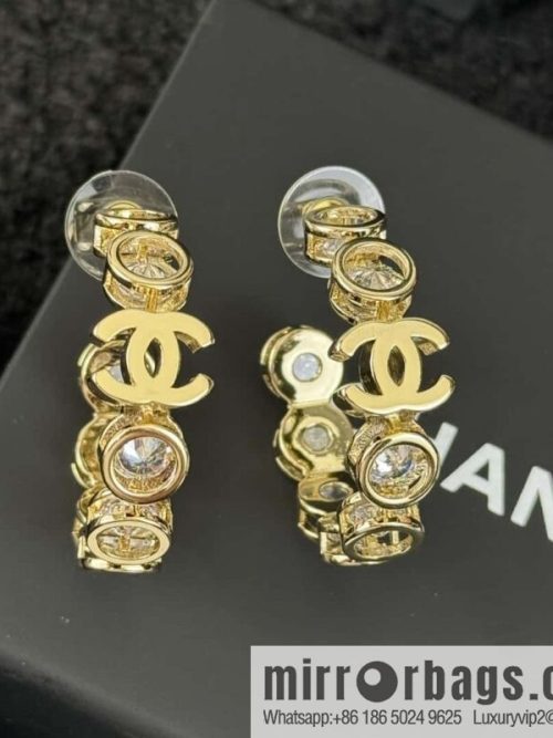 ❗️New ❗️☀️ New ☑️ Chanel semi-round double c round diamond stud earrings ☀️