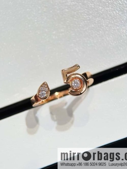 ❗️New ❗️☀️ New ☑️ Chanel COCO series 5-character ring ☀️