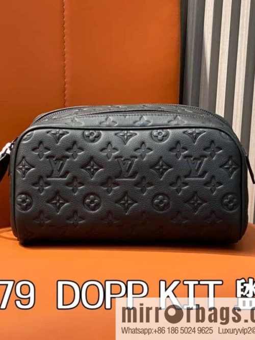 [Original order boutique] M11479 black embossed, full leather toilet bag clutch bag series DOPP KIT toilet bag
