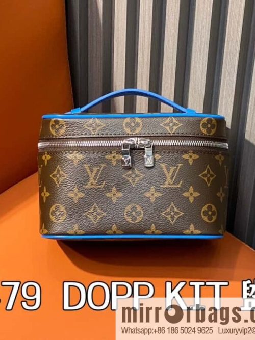 [Original order boutique] M42266 presbyopia blue, cosmetic bag series, variable code chip version Nine BB cosmetic bag M44495