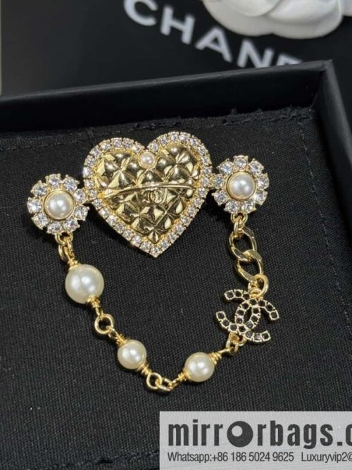 ❗️New ❗️☀️ New ☑️ Chanel Double C Rhombus Peach Heart Love Brooch ☀️