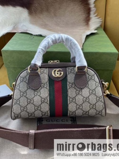 [Original leather] GG Supreme canvas 724606