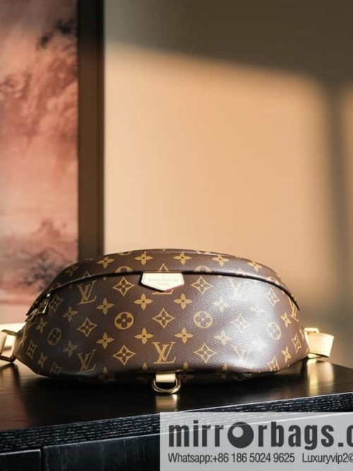 LV 𝐁𝐔𝐌𝐁𝐀𝐆 chip diamond beating code fanny pack series #M
