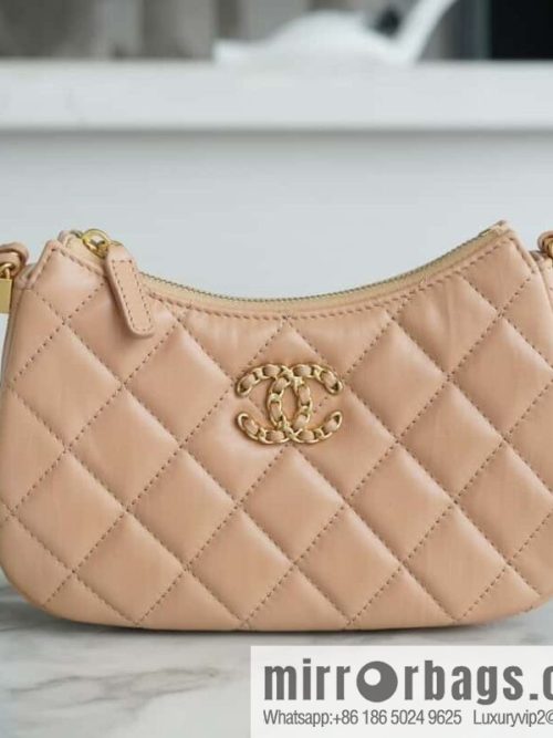 𝗖𝗛𝗔𝗡𝗘𝗟 𝟮𝟯𝗸 ❶❾𝒉𝒐𝒃𝒐 small milk tea apricot, genuine leather AP3647