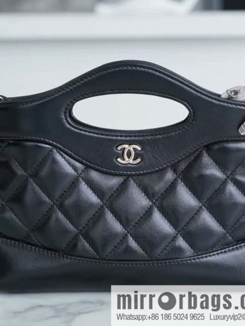 𝐂𝐇𝐀𝐍𝐄𝐋 𝟐𝟒𝐬 horizontal 31bag black ➿ AP3656