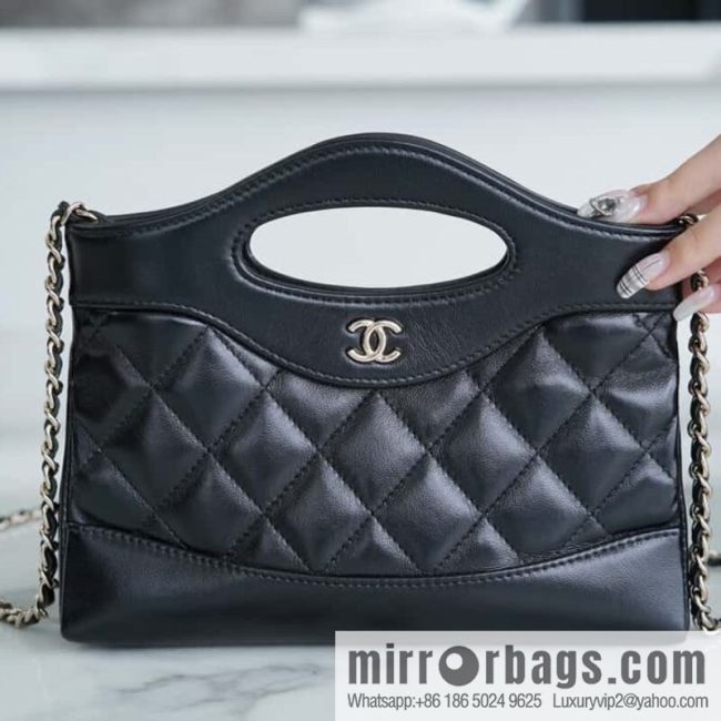 𝐂𝐇𝐀𝐍𝐄𝐋 𝟐𝟒𝐬 horizontal 31bag black ➿ AP3656