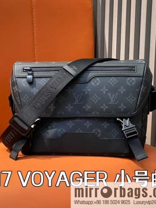 [Original order boutique] M12517 black flower, men\'s bag messenger bag series VOYAGER small messenger bag
