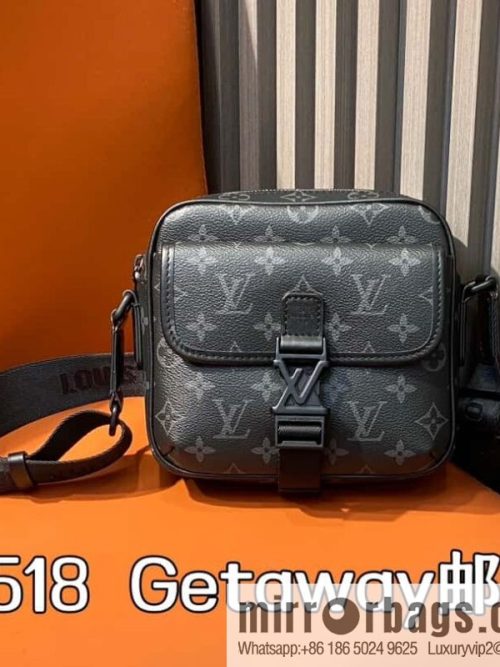 [Original order boutique] M12518 black flower, men\'s bag messenger bag series Getaway messenger bag