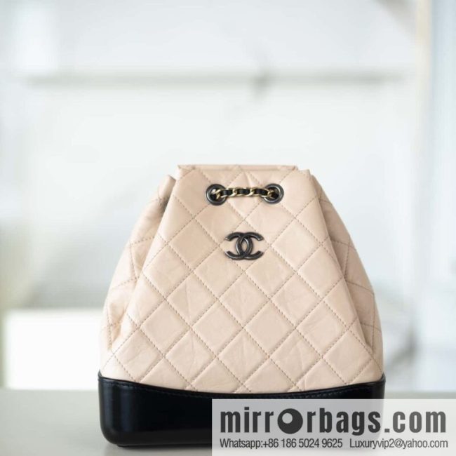 𝗖𝗵𝗮𝗻𝗲𝗹 𝗚𝗮𝗯𝗿𝗶𝗲𝗹𝗹𝗲 stray backpack, apricot black 🧡 A94485