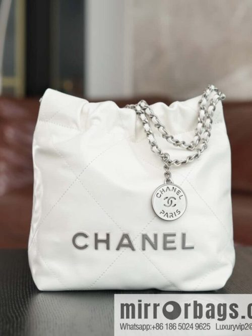 𝐂𝐇𝐀𝐍𝐄𝐋 23S 22Mini bag silver, genuine leather AS3980
