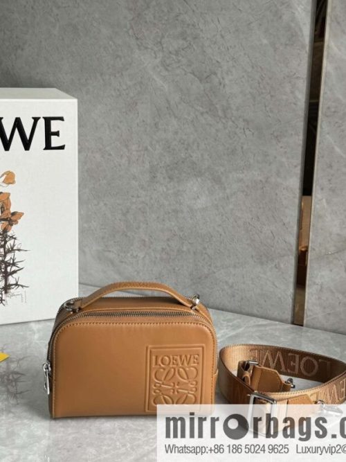 LOEWE horizontal version, couple model, camera bag 0688 caramel color