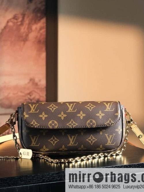 LV 𝐖𝐀𝐋𝐋𝐄𝐓 𝐎𝐍 𝐂𝐇𝐀𝐈𝐍 𝐈𝐕𝐘 Chip Rhombus Code Series #M