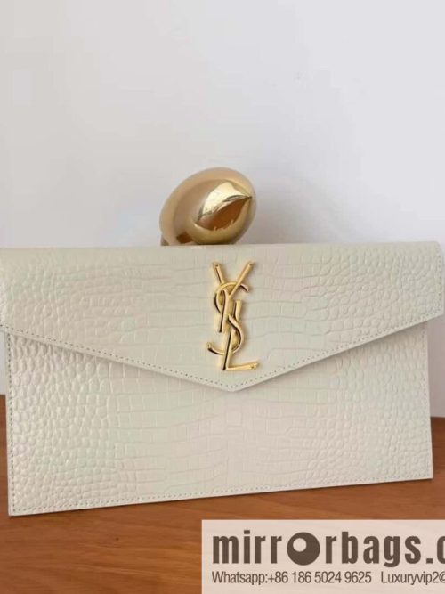 YSL 𝑼𝒑𝒕𝒐𝒘𝒏_ crocodile pattern clutch bag 565739 white/gold buckle