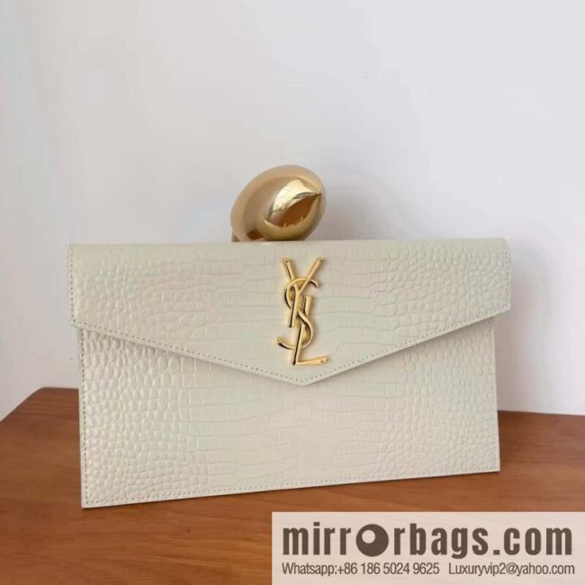 YSL 𝑼𝒑𝒕𝒐𝒘𝒏_ crocodile pattern clutch bag 565739 white/gold buckle