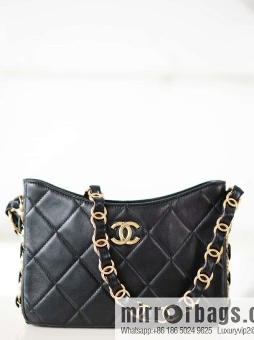 𝐂𝐇𝐀𝐍𝐄𝐋 24K thick chain Hobo black 🖤 AS5177 B18293 94305