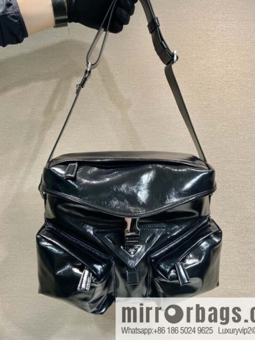 PRADA 🎉 new men\'s bag 🎉 2VD062 oil wax leather🎉🎉