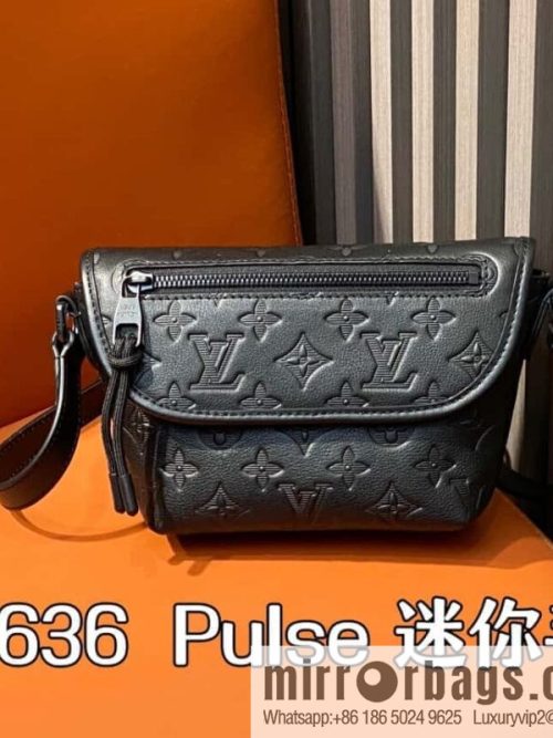 [Original order boutique] M12636 black full leather, men\'s bag messenger bag series Pulse mini handbag