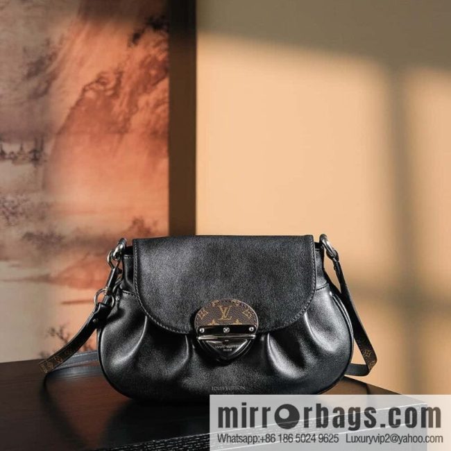 LV 𝐒𝐔𝐍𝐒𝐄𝐓 𝐕𝐈𝐁𝐄 chip beating code ingot bag series #M