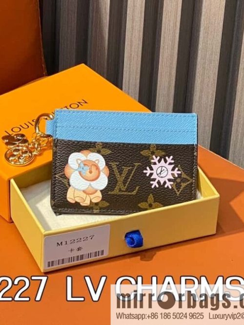 M12227 presbyopia blue, Christmas card bag wallet series LV CHARMS card clip m12215 presbyopia/red m12227 presbyopia/blue, silk screen LV Charms Ms card clip