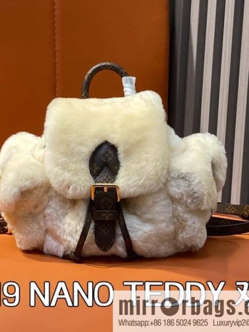 M11919-meter white, plush backpack series, the new NANO TEDDY backpack LV Ski series of the season