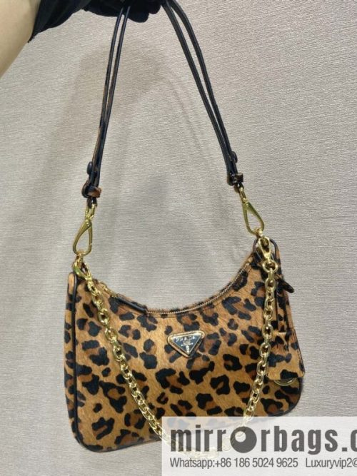 PRADA 🎉 Leopard Hobo 🎉 1 BC 194 New🎉🎉